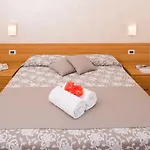 Taormina Otel 2*