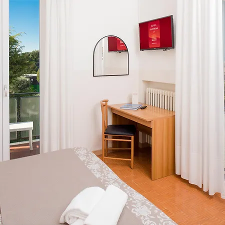 Hotel Taormina 2*