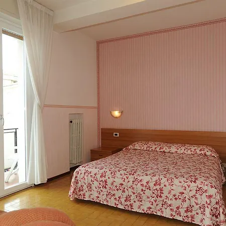 Taormina Hotel 2*