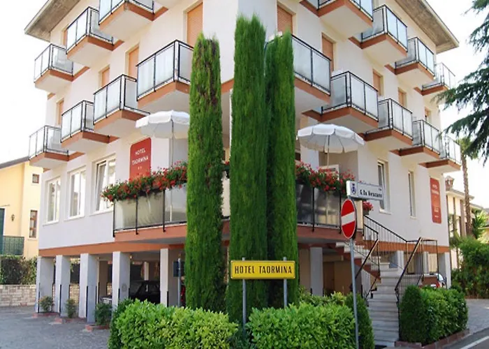 Otel Taormina 2*
